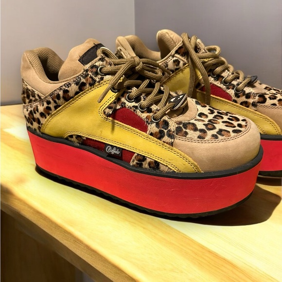 Excellent condition Buffalo London platform sneakers tower 9 red leopard 40 - Picture 4 of 11